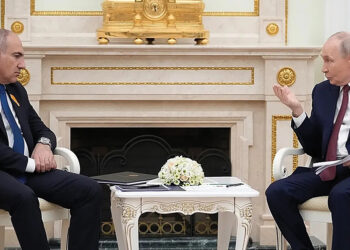 Nikol Pashinyan and Vladimir Putin. Source: AP