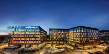 Enhancing Surgical Precision and Improving Outcomes with Robotic Surgery at Acıbadem