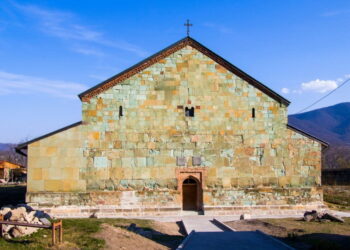 Bolnisi Sioni rehabilitation under way, 1970s floor removed during works