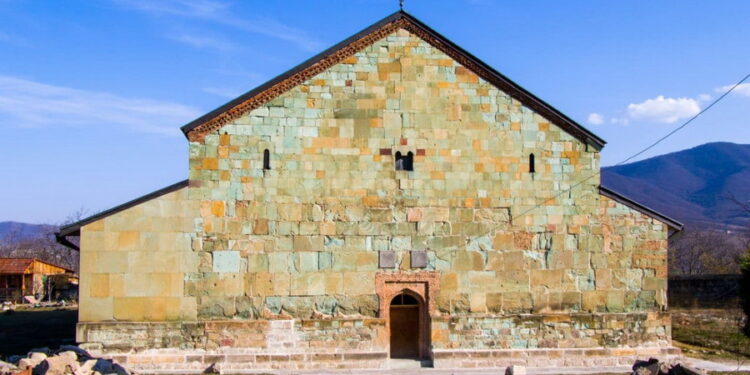 Bolnisi Sioni rehabilitation under way, 1970s floor removed during works