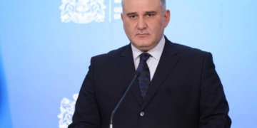 Health minister: exploiting sick children’s suffering for politics is ‘disgusting’