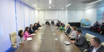 Economy Ministry discusses summer season with airlines