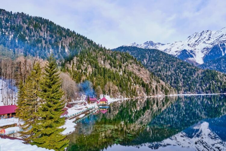 Lake Ritsa, Abkhazia. Photo: peakvisor.com