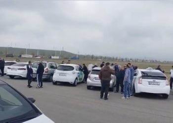 Taxi drivers protest in Tbilisi, Batumi, Kutaisi on Labour Day
