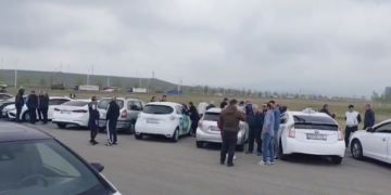 Taxi drivers protest in Tbilisi, Batumi, Kutaisi on Labour Day