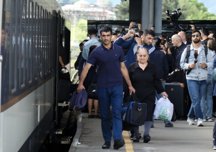Passengers on the Baku–Tbilisi railway service. Photo: Mautskebeli