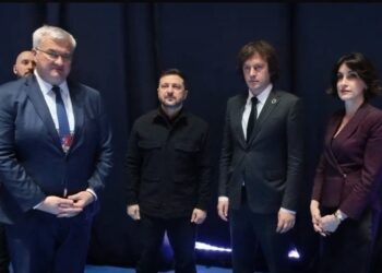 Georgian PM, Ukrainian president hold talks at EPC summit in Yerevan