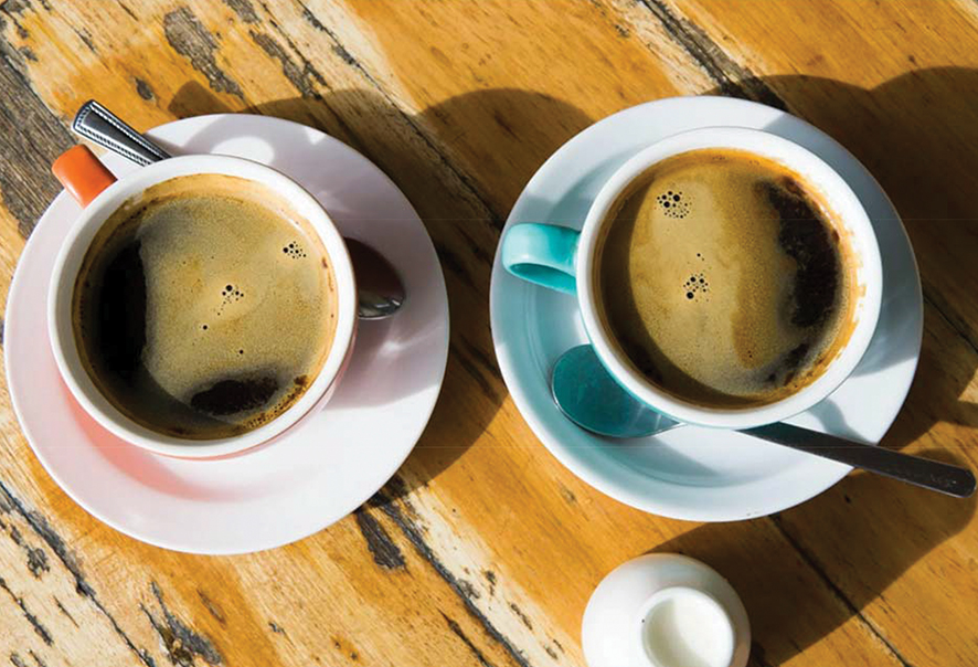 Two cups of coffee. Source: solude