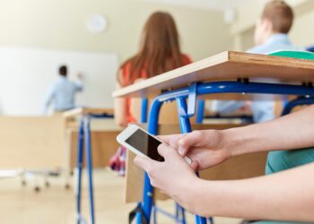 Georgia approves new rules on mobile phone use in schools
