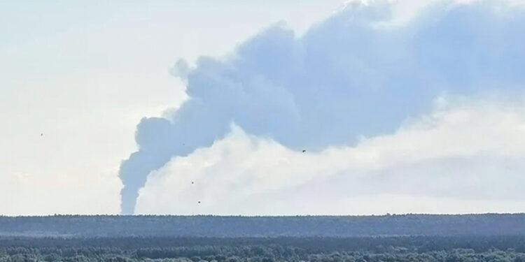 Two Transneft oil pumping stations ablaze in Russia's Vladimir Oblast, June 10. Source: Exilenova+