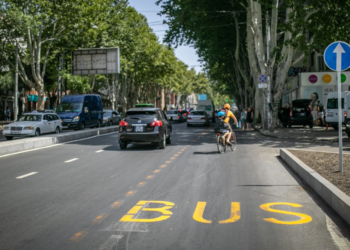 Distribution vehicles to be allowed to use bus lanes at night under proposed legal changes