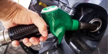 Fuel shortages spread across Russia as Ukrainian strikes target oil infrastructure