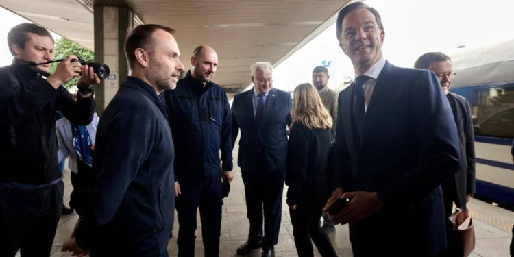 Rutte in Kyiv reaffirms NATO support as Ukraine faces intensified Russian attacks