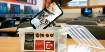 Georgia to ban phone use in schools during lessons from September 1, 2026