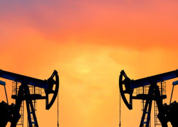 Trump, Iran send conflicting signals on nuclear talks as oil prices extend losses