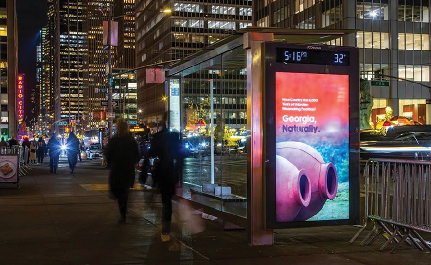 Advertising in New York. Source: 1TV