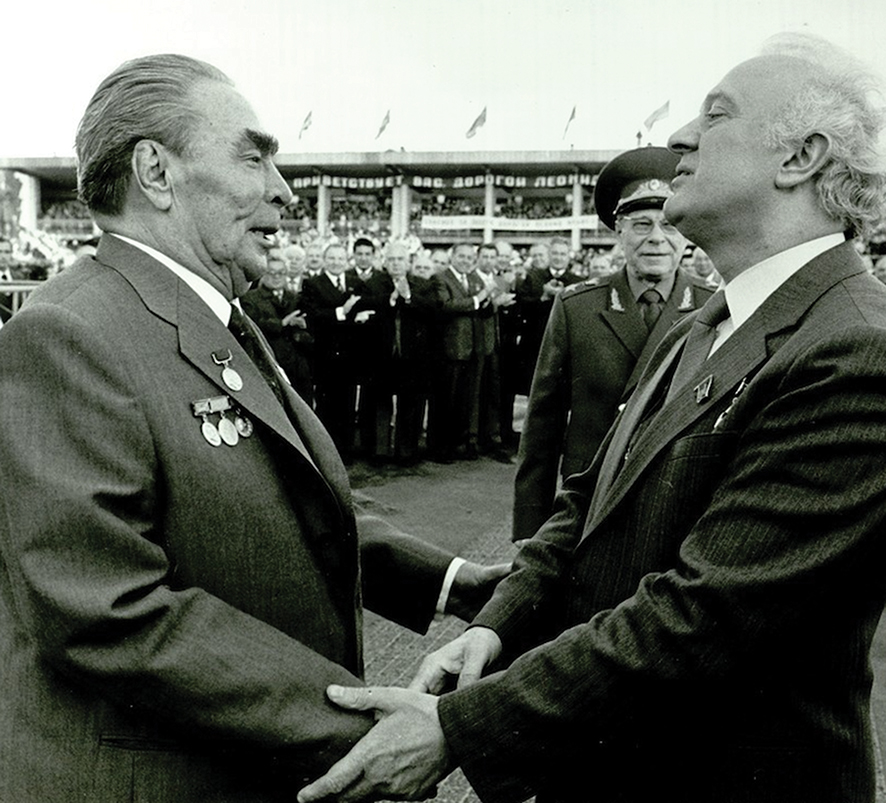 Leonid Brezhnev and Eduard Shevardnadze. Source: Iverieli