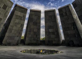 Memorial to lost Armenians. Source: embraceme.org