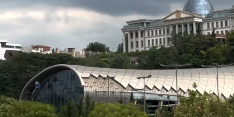 Demolition of Rike Tubes begins in Tbilisi