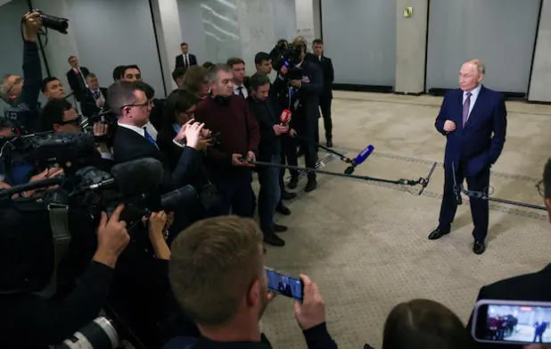 US senators unveil revised Russia sanctions bill drafted by Lindsey Graham
