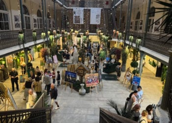 Azerbaijani, Georgian and Iranian artworks on display at the exhibition in Tbilisi.
Source: azertag