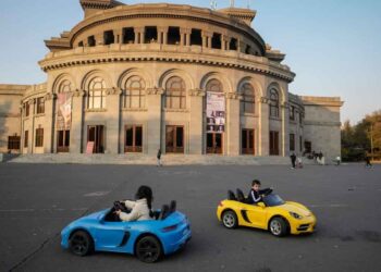 Armenia to set birth grant at $1,300 for all children born from September