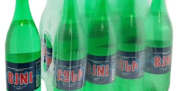 Russia blocks more than 70,000 bottles of Armenian water and soft drinks
